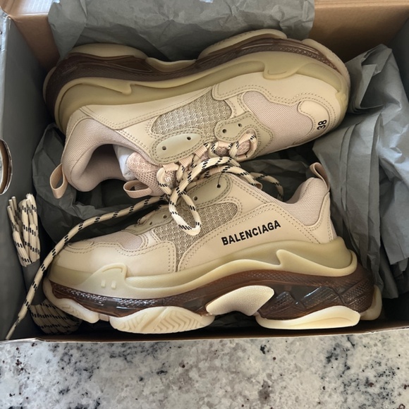Balenciaga triple s clear sole monocolor - Picture 4 of 7
